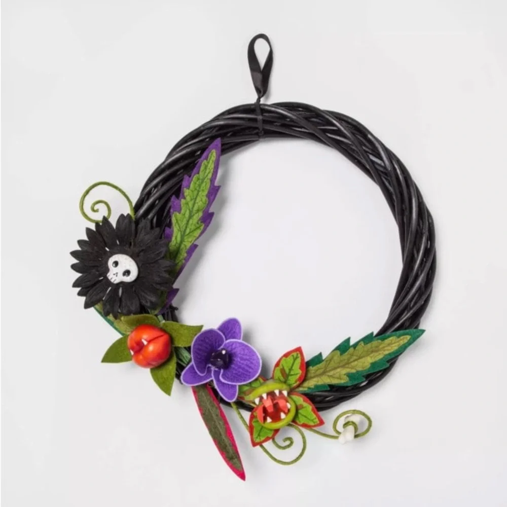 Hyde & Eek Ghoulish Garden 2021 WREATH (Black) Halloween Decor